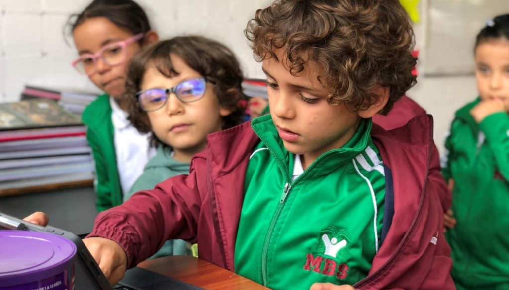 Así aprenden nuestros estudiantes: bilingüismo, ciencia y experiencias reales